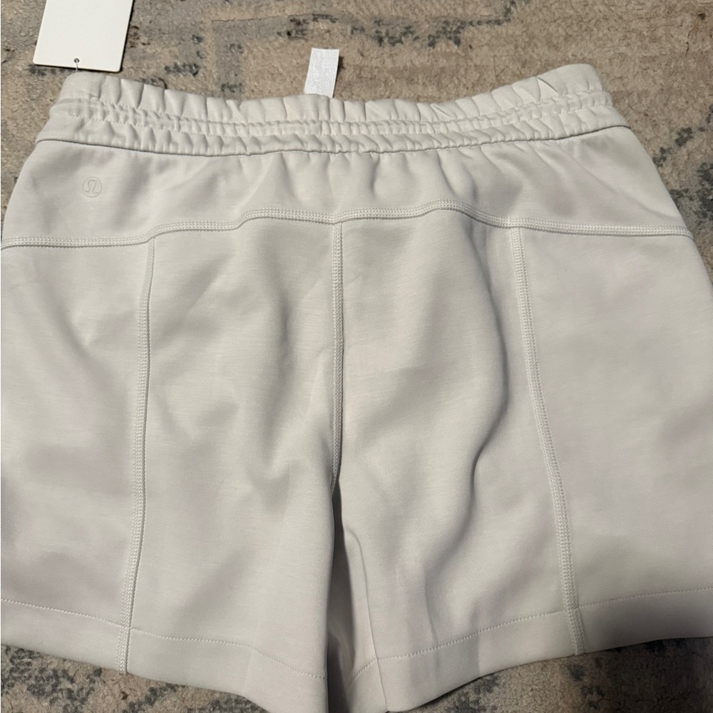 Lululemon Softstreme HR Shorts 4in - Picture 5 of 5